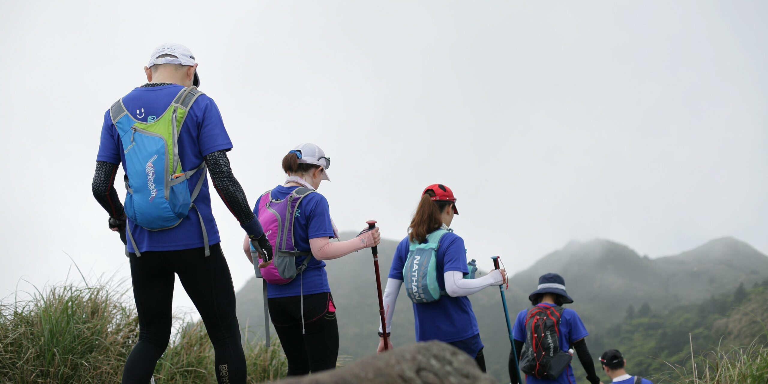 Para qué sirven los bastones de trekking y como ajustarlos